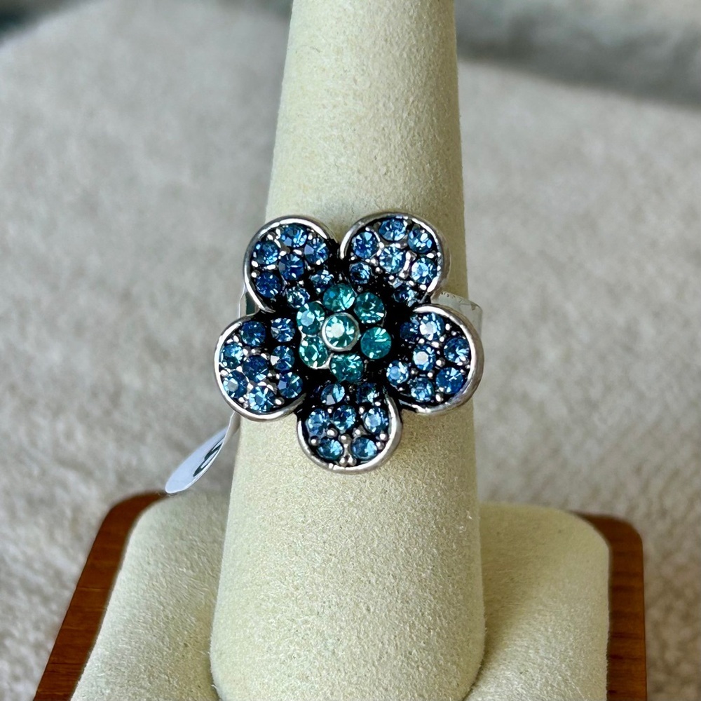 Sparkling Blue and Green Floral Ring